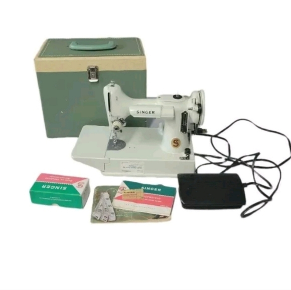 Singer Other - Singer Vintage Sewing Machine